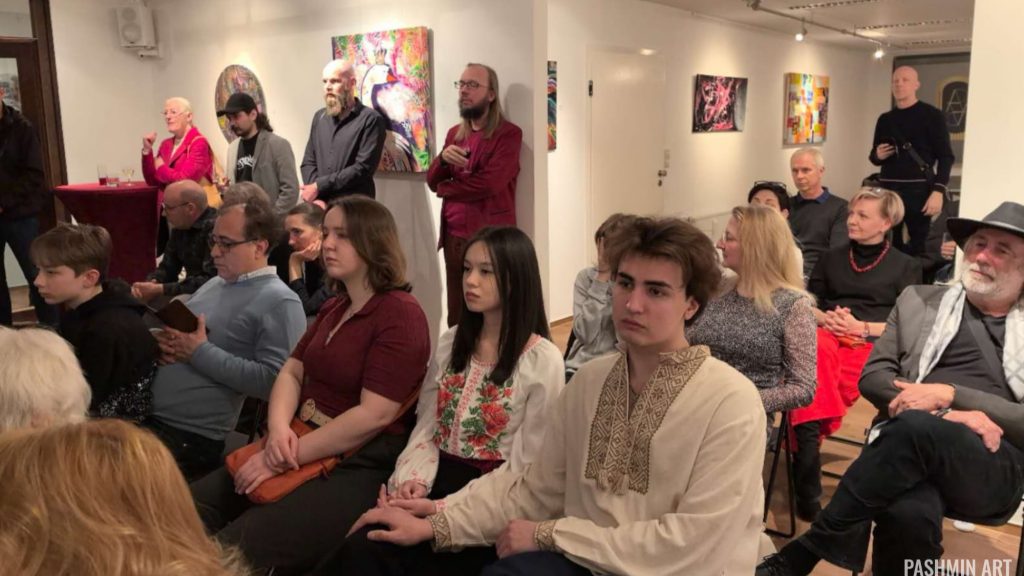 Instagram post from pashmin__art. This post is in position 2.