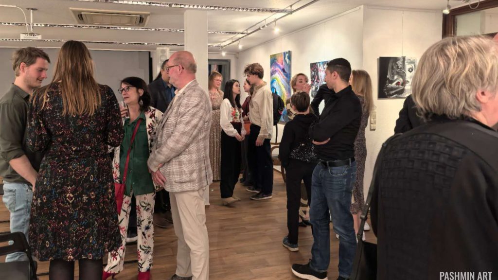 Instagram post from pashmin__art. This post is in position 5.